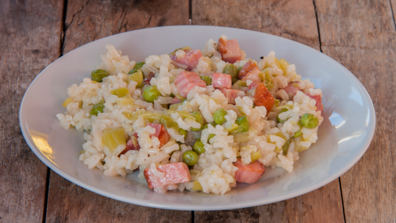 Creamy rice with bacon